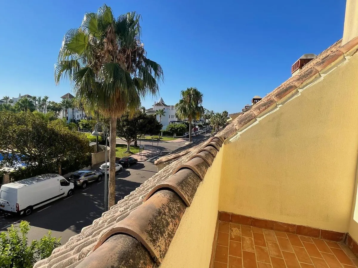 Ferienhaus Fabulous 4 Bedroomed Townhouse In Marbella