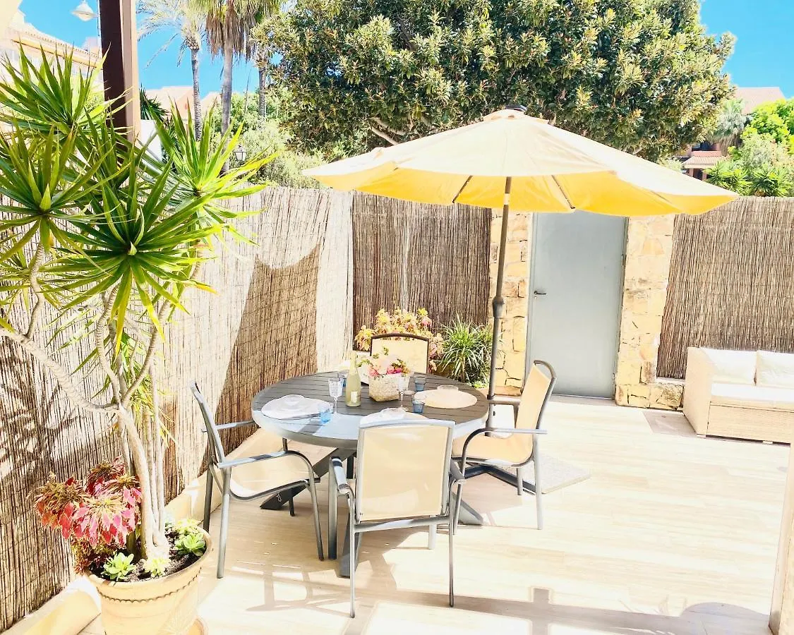 Ferienhaus Fabulous 4 Bedroomed Townhouse In Marbella