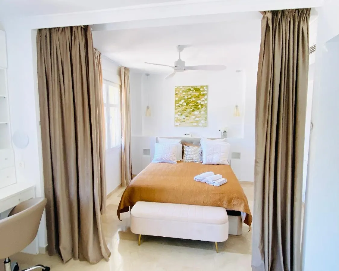 Fabulous 4 Bedroomed Townhouse In Marbella 0*,