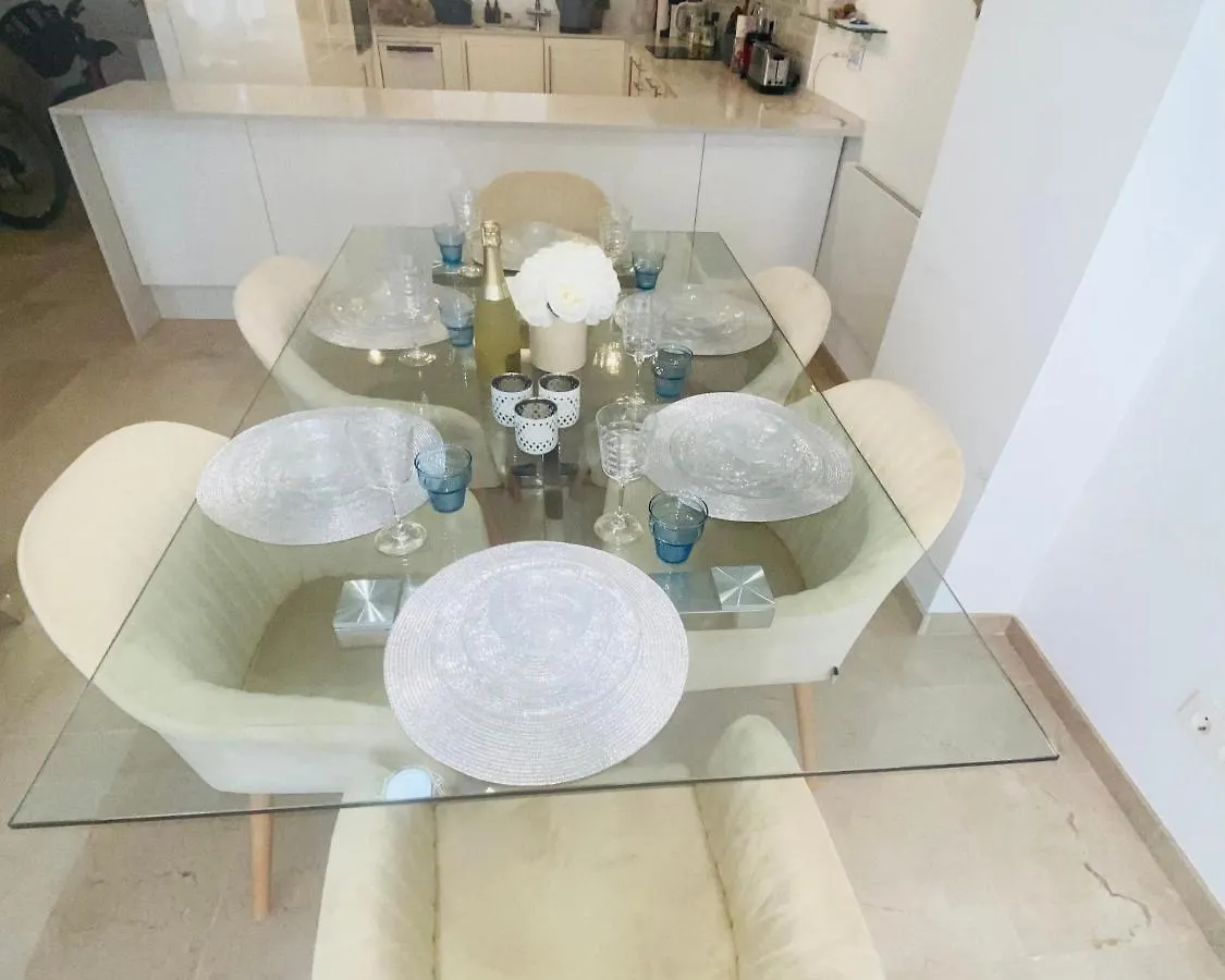 Fabulous 4 Bedroomed Townhouse In Marbella Ferienhaus