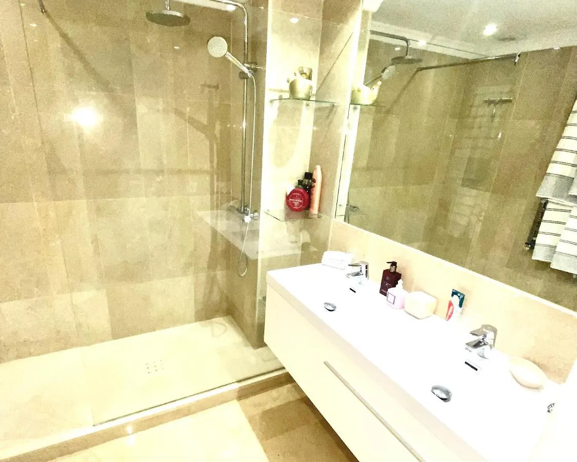 Fabulous 4 Bedroomed Townhouse In Marbella Ferienhaus