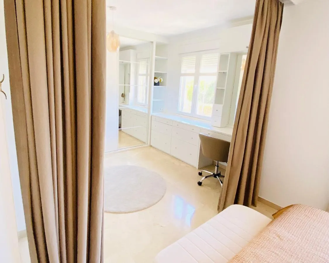 Ferienhaus Fabulous 4 Bedroomed Townhouse In Marbella