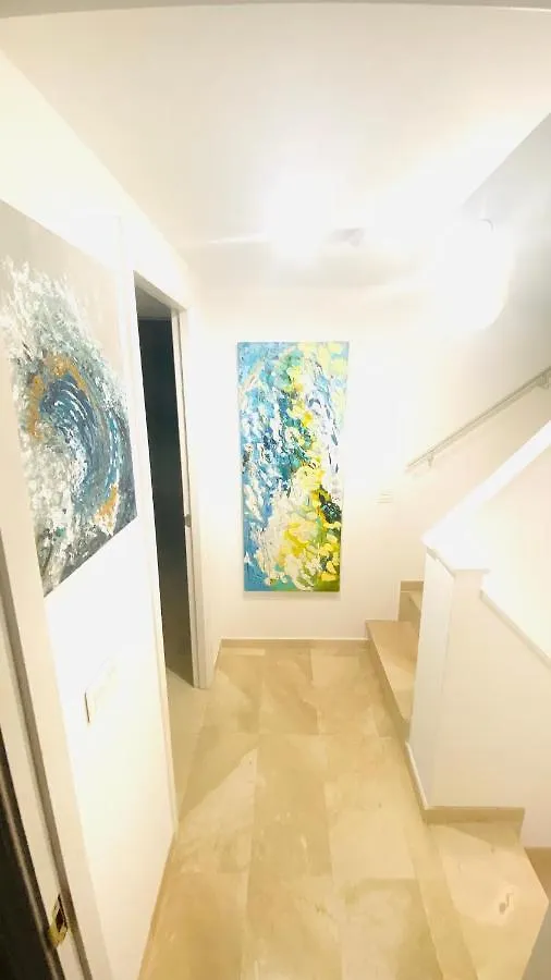 Fabulous 4 Bedroomed Townhouse In Marbella Ferienhaus