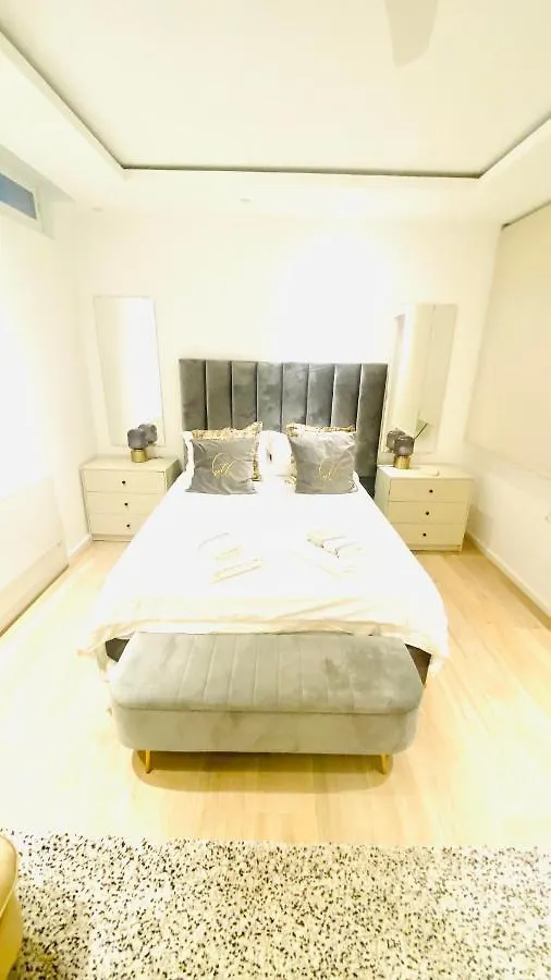 Fabulous 4 Bedroomed Townhouse In Marbella Spanien