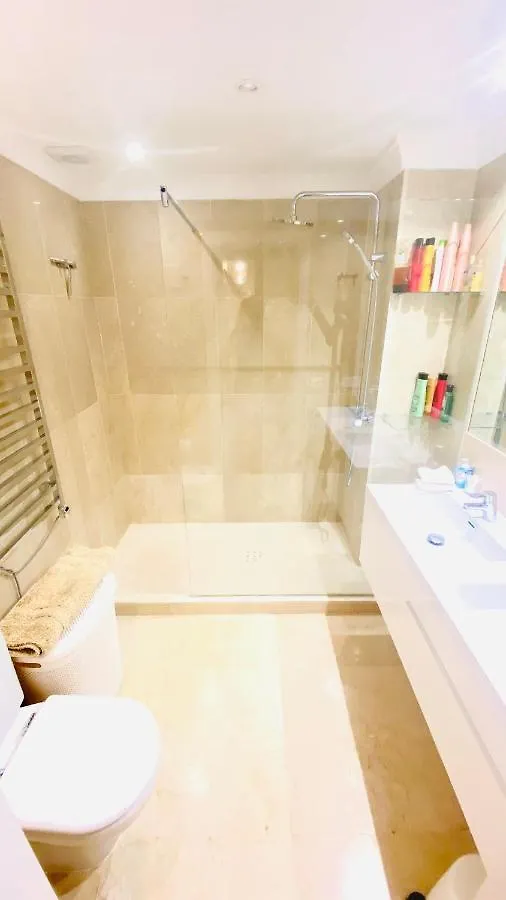 Fabulous 4 Bedroomed Townhouse In Marbella Ferienhaus