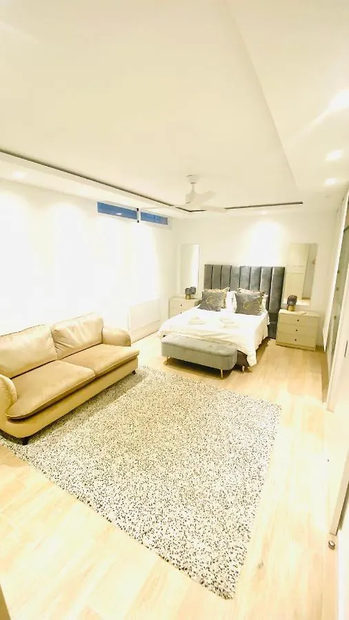 Holiday home Fabulous 4 Bedroomed Townhouse In Marbella